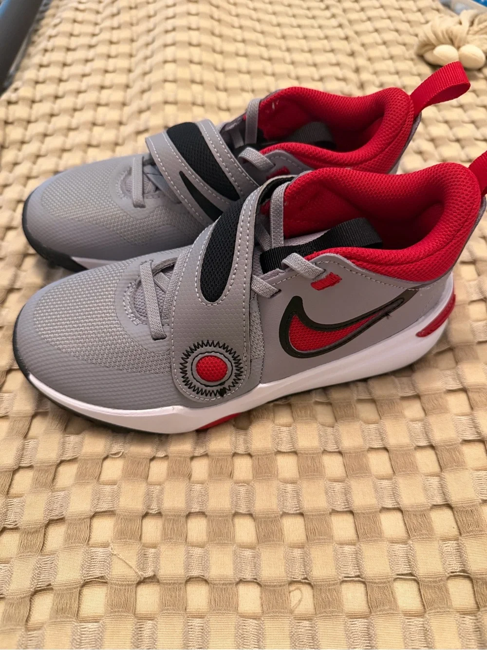 Nike Kids Gray and Red Sneakers